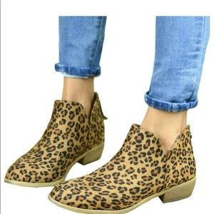 Sz 12 Amazon western style back zipper booties NWT